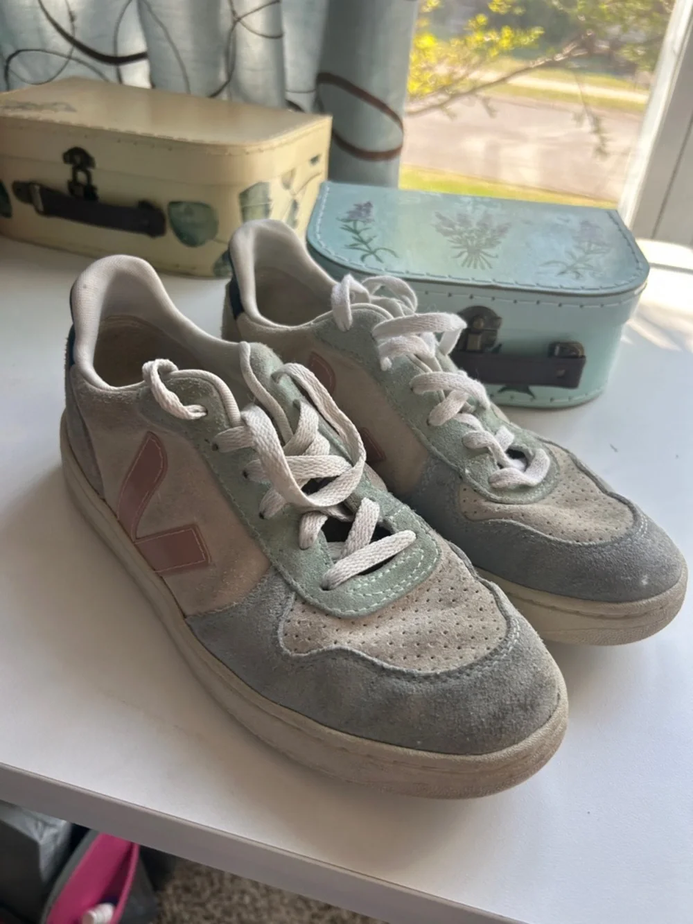 Veja multicolor suede lace up sneakers comfort trainer pastel preppy size US 8
